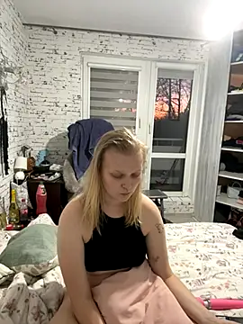 hotgoodgirll online show from 17, 12, 2025