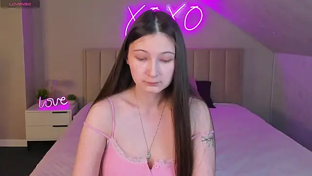Snapshot of Ella_Burns chatting on 23, 4, 2026 Ella Burns online show from 23, 4, 2026