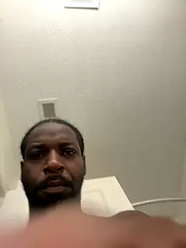 Snapshot of Smoove33 chatting on 5, 11, 2025 Smoove33 online show from 5, 11, 2025