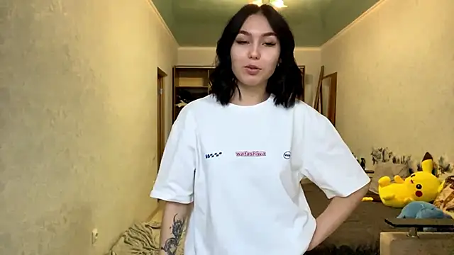 Snapshot of LonnaStehlik chatting on 4, 11, 2025 LonnaStehlik online show from 4, 11, 2025