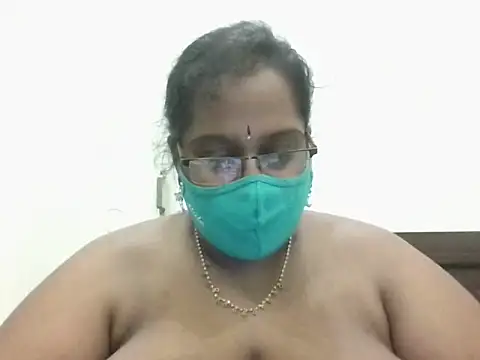 hootypriya online show from 5, 11, 2025