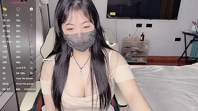 Snapshot of Chayka_21 chatting on 6, 11, 2025 Chayka 21 online show from 6, 11, 2025