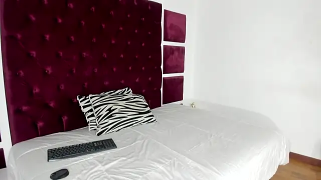 Snapshot of RossMildrey chatting on 18, 6, 2026 RossMildrey online show from 18, 6, 2026
