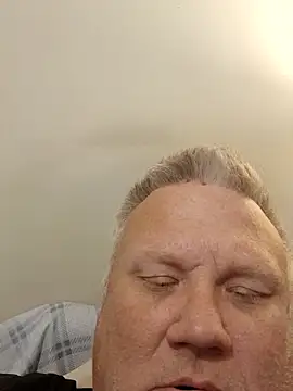 Snapshot of Jbirdb800 chatting on 4, 11, 2025 Jbirdb800 online show from 4, 11, 2025