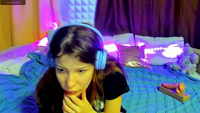 Eva purrr  online show from 11, 4, 2026