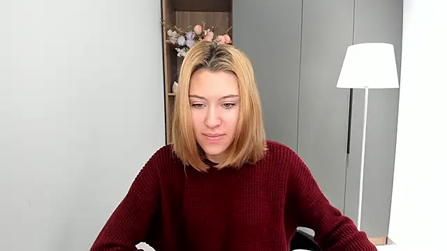 MariePelyo online show from 5, 11, 2025