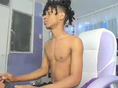 Santy bigcock 01 online show from 5, 11, 2025