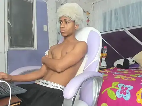 Santy bigcock 01 online show from 7, 11, 2025