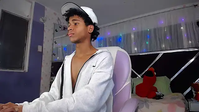 Snapshot of Santy_bigcock_01 chatting on 31, 5, 2026 Santy bigcock 01 online show from 31, 5, 2026