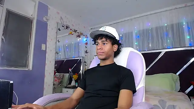 Snapshot of Santy_bigcock_01 chatting on 30, 5, 2026 Santy bigcock 01 online show from 30, 5, 2026