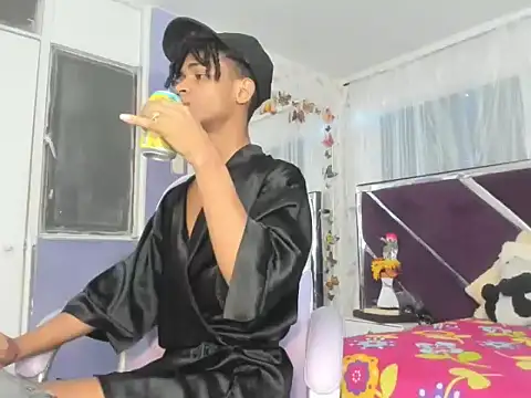 Santy bigcock 01 online show from 11, 11, 2025