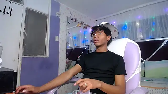 Santy bigcock 01 online show from 10, 4, 2026