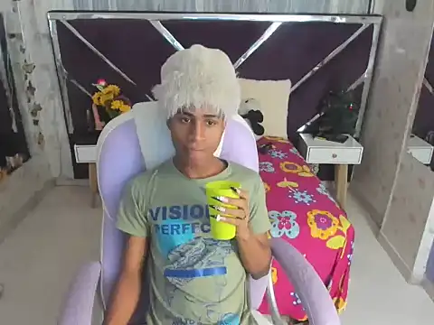 Santy bigcock 01 online show from 19, 11, 2025