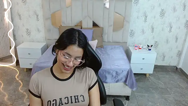 PEACHY TAY online show from 14, 1, 2026