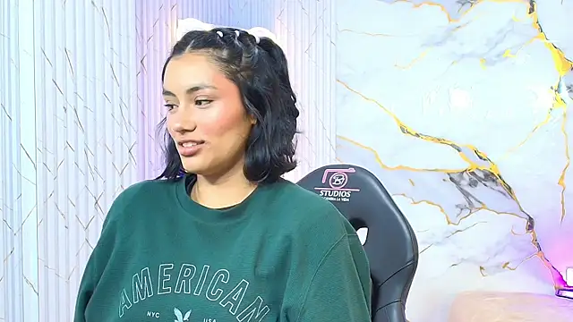PEACHY TAY online show from 15, 7, 2026