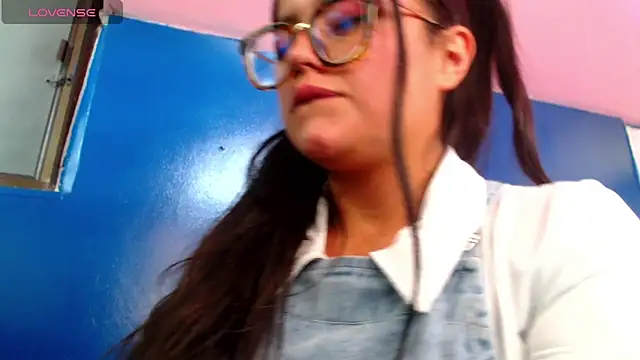 lucy23   online show from 4, 11, 2025