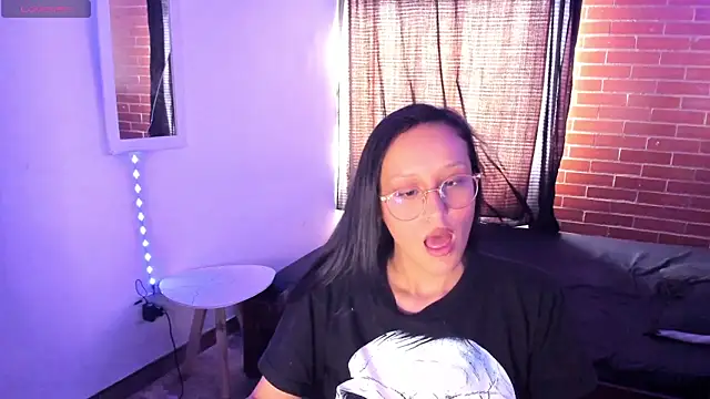 Samantha Devil online show from 5, 12, 2025