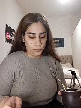 nahiarabiel33 online show from 15, 6, 2026