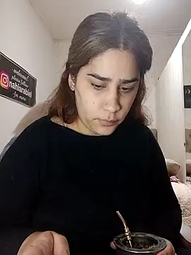 nahiarabiel33 online show from 2, 6, 2026