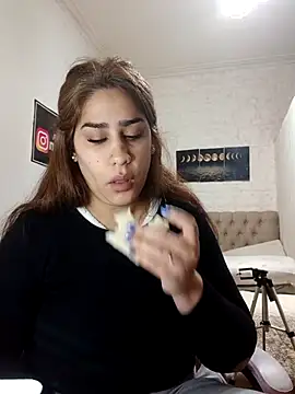 nahiarabiel33 online show from 13, 7, 2026