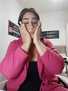 nahiarabiel33 online show from 3, 5, 2026