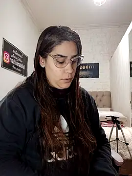 nahiarabiel33 online show from 25, 6, 2026