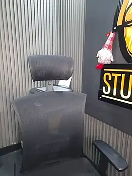 annie  20 online show from 23, 11, 2025