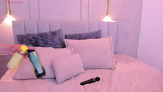 annie  20 online show from 24, 11, 2025