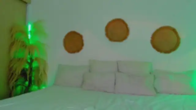 Miia  Jonees online show from 5, 11, 2025