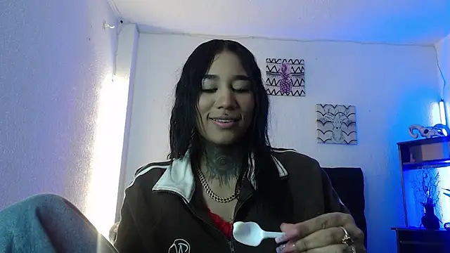 lyam ebony  online show from 27, 11, 2025