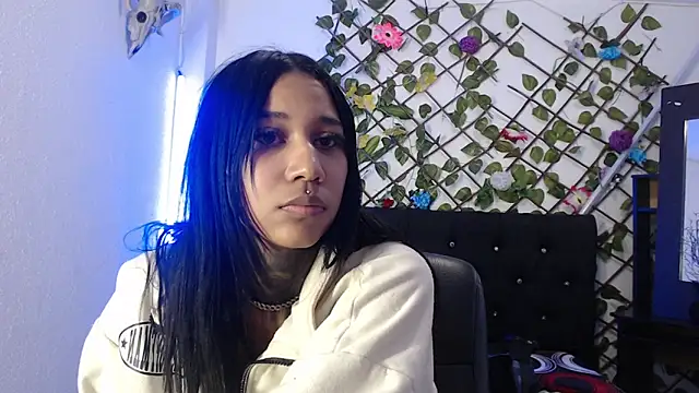 lyam ebony  online show from 23, 12, 2025