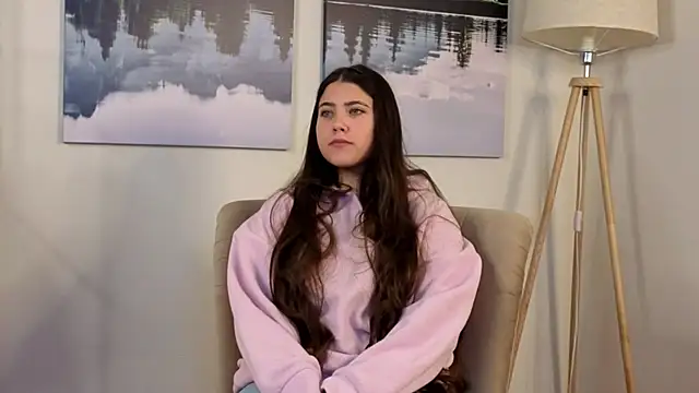 Snapshot of TeriRazey chatting on 5, 11, 2025 TeriRazey online show from 5, 11, 2025