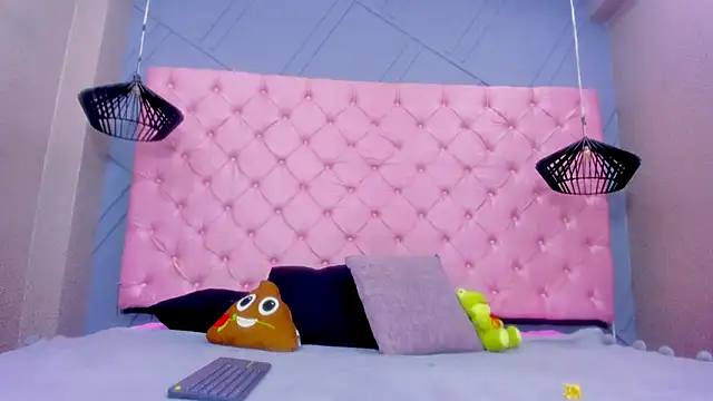 Mia Horney online show from 28, 11, 2025