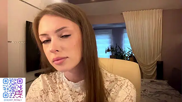 Snapshot of mona_star chatting on 7, 11, 2025 mona star online show from 7, 11, 2025