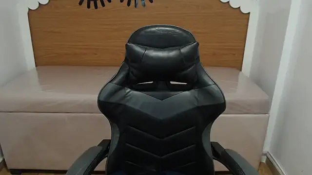 scarlett percy t online show from 3, 12, 2025