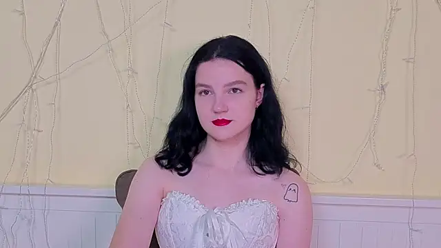 LatinaHuguenin online show from 16, 11, 2025