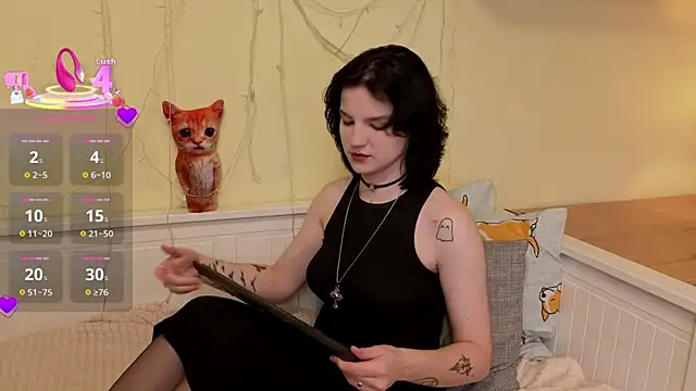 LatinaHuguenin online show from 28, 11, 2025