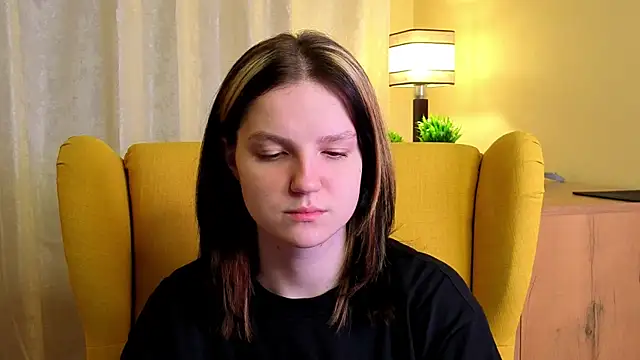 LatinaHuguenin online show from 11, 4, 2026