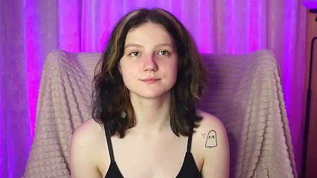 LatinaHuguenin online show from 18, 3, 2026