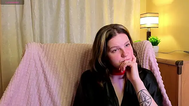 LatinaHuguenin online show from 9, 4, 2026