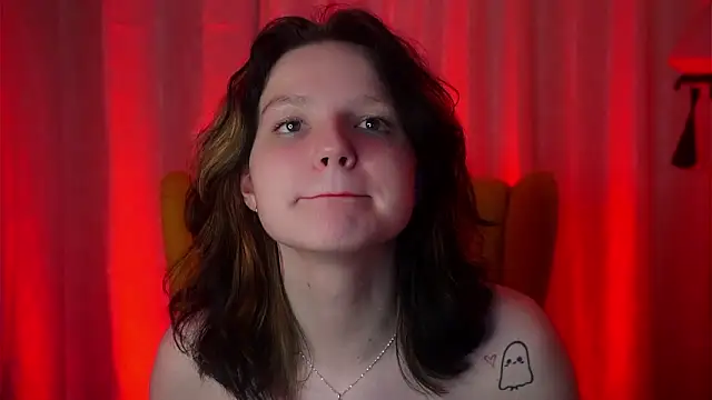 LatinaHuguenin online show from 8, 3, 2026