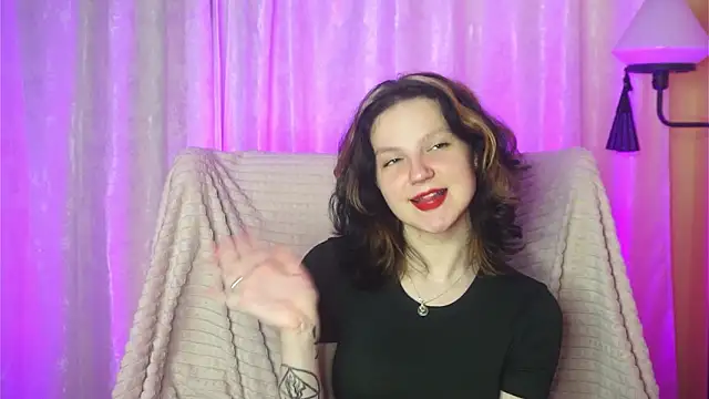 LatinaHuguenin online show from 12, 3, 2026