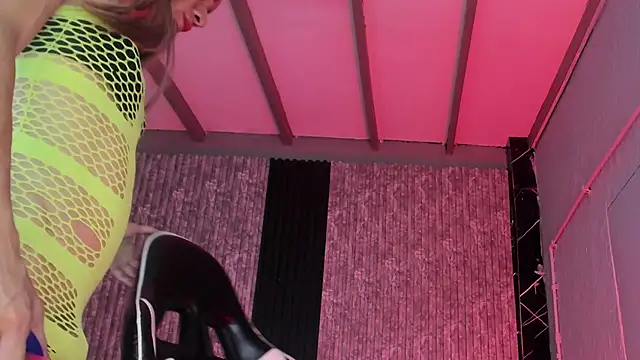 Caitlyn-Joness  online show from 28, 11, 2025