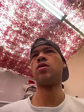 Snapshot of Eithan_Walt chatting on 9, 11, 2025 Eithan Walt online show from 9, 11, 2025