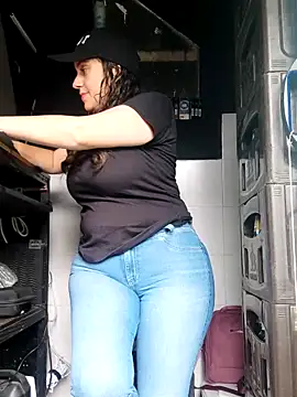 Snapshot of Mariana_ruizz chatting on 21, 11, 2025 Mariana ruizz online show from 21, 11, 2025