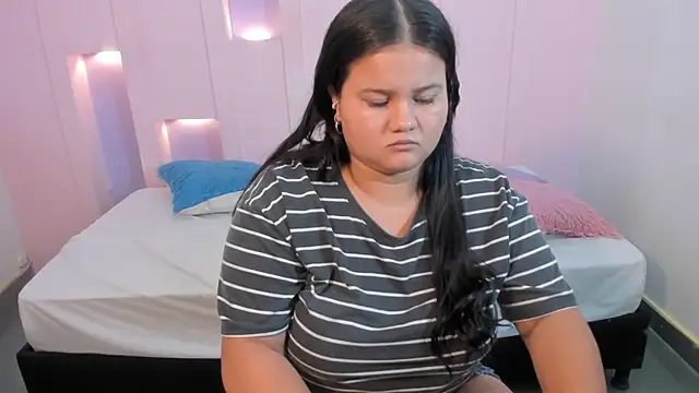 SaraVixen8 online show from 20, 12, 2025