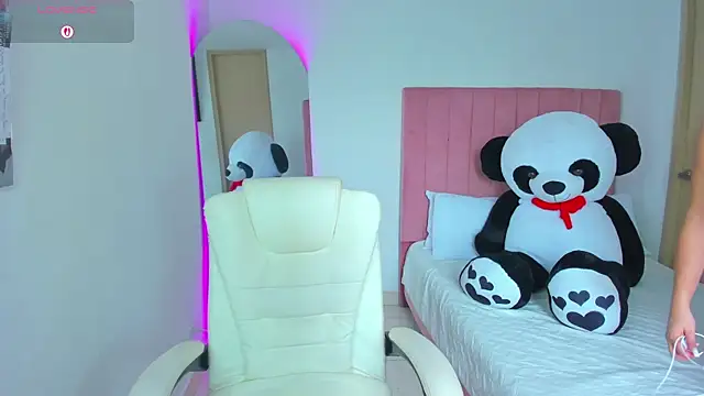 Janettcruz online show from 13, 4, 2026