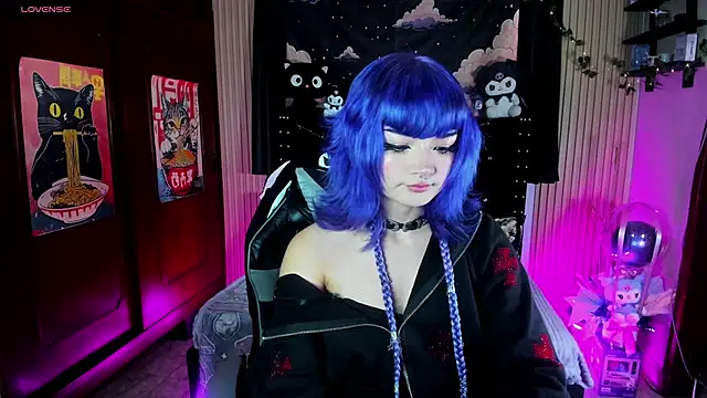 Snapshot of ravencollen chatting on 25, 5, 2026 ravencollen online show from 25, 5, 2026