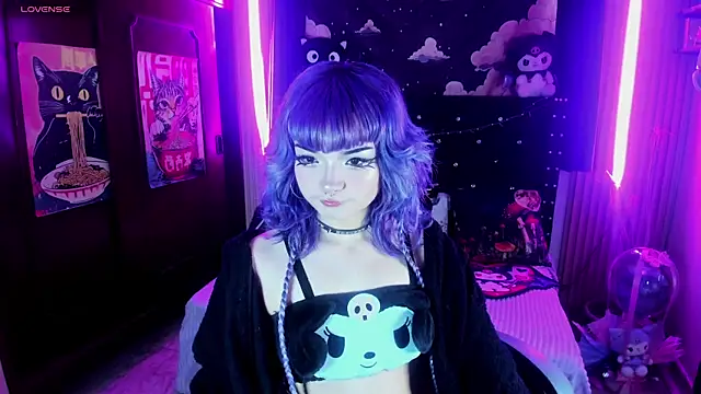 Snapshot of ravencollen chatting on 15, 5, 2026 ravencollen online show from 15, 5, 2026