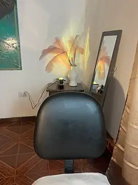 alisaa jhons1 online show from 21, 4, 2026